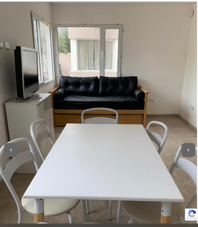 Exterior frontal de la propiedad