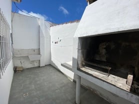 Pileta exterior con terraza